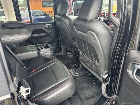 Used 2019 Jeep Wrangler Unlimited Rubicon AWD/4WD image 19