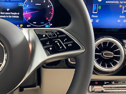 Used 2026 Mercedes-Benz GLA 250 4MATIC image 16