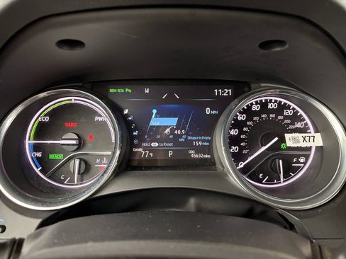 Used 2020 Toyota Camry XLE w/ Driver Assist Package FWD image 16