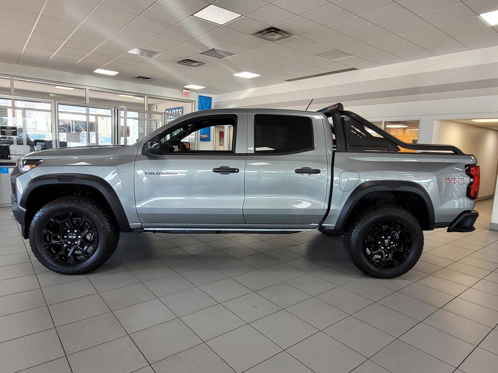 New 2026 Chevrolet Colorado Trail Boss w/ Midnight Edition AWD/4WD image 2