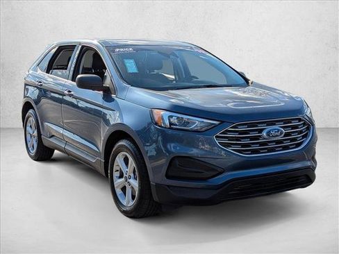 Used 2019 Ford Edge SE image 3