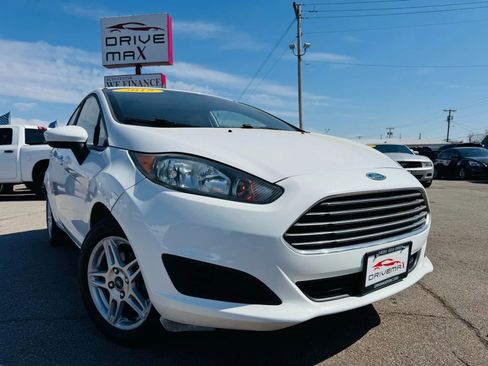 Used 2018 Ford Fiesta SE image 1