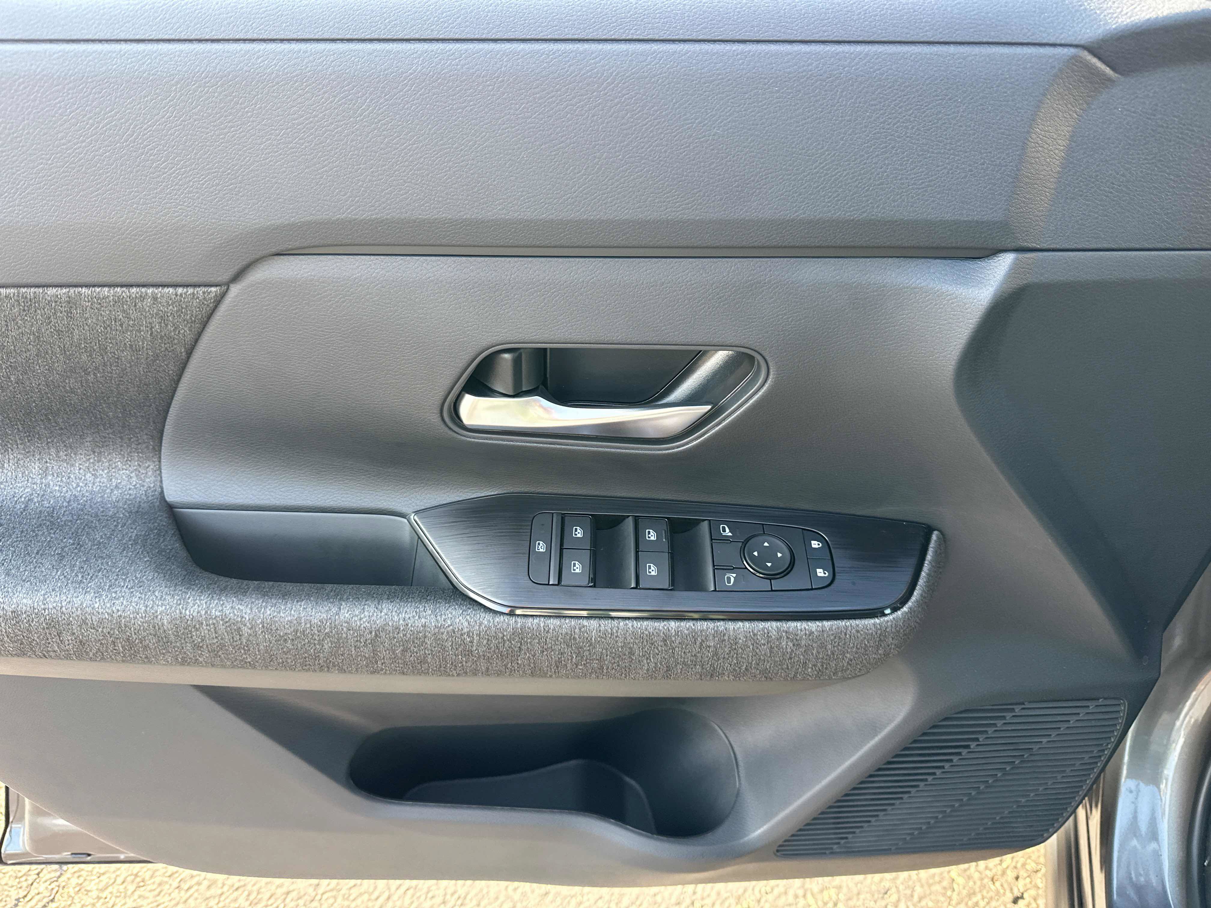 New 2027 Nissan Kicks SV AWD/4WD image 18