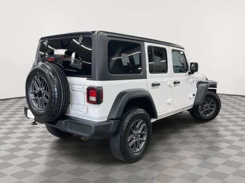 Used 2025 Jeep Wrangler Unlimited Sport AWD/4WD image 4