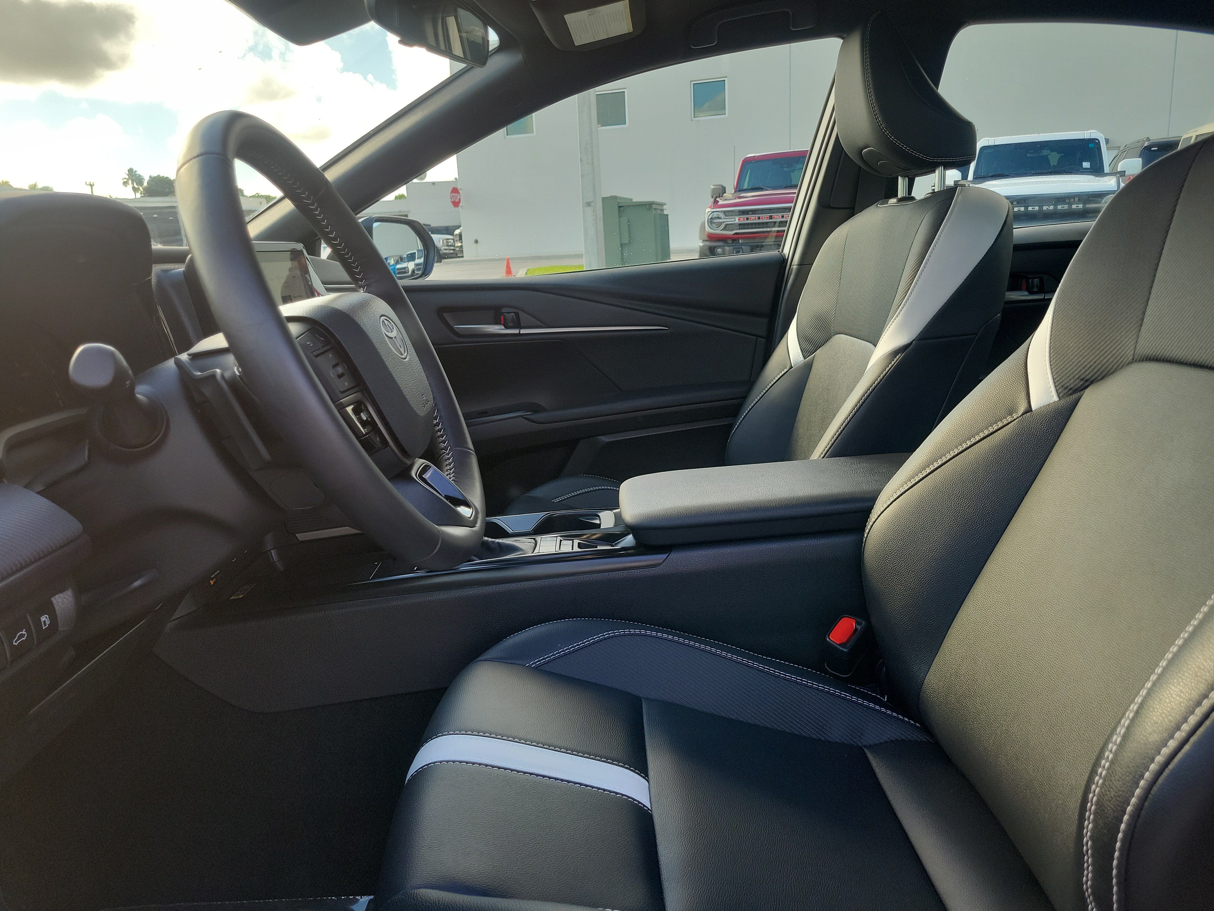 Used 2026 Toyota Camry SE FWD image 11