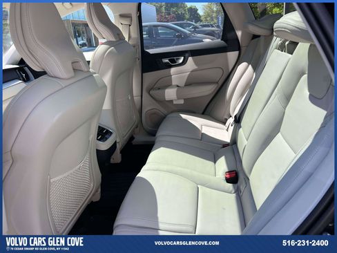 Used 2024 Volvo XC60 B5 Ultimate w/ Protection Package Premier AWD/4WD image 11