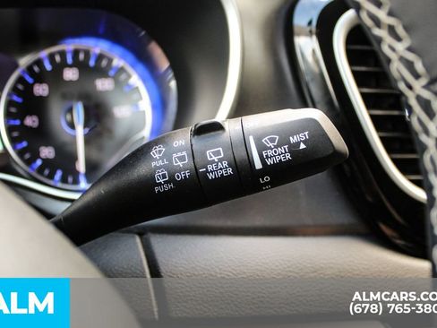 Used 2024 Chrysler Pacifica Touring-L FWD image 32