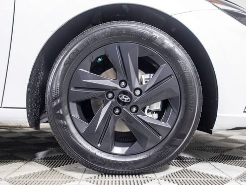 Used 2022 Hyundai Elantra SEL image 40