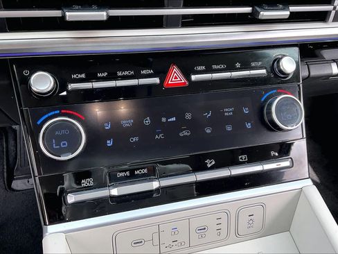 Used 2025 Hyundai Santa Fe Limited FWD image 32