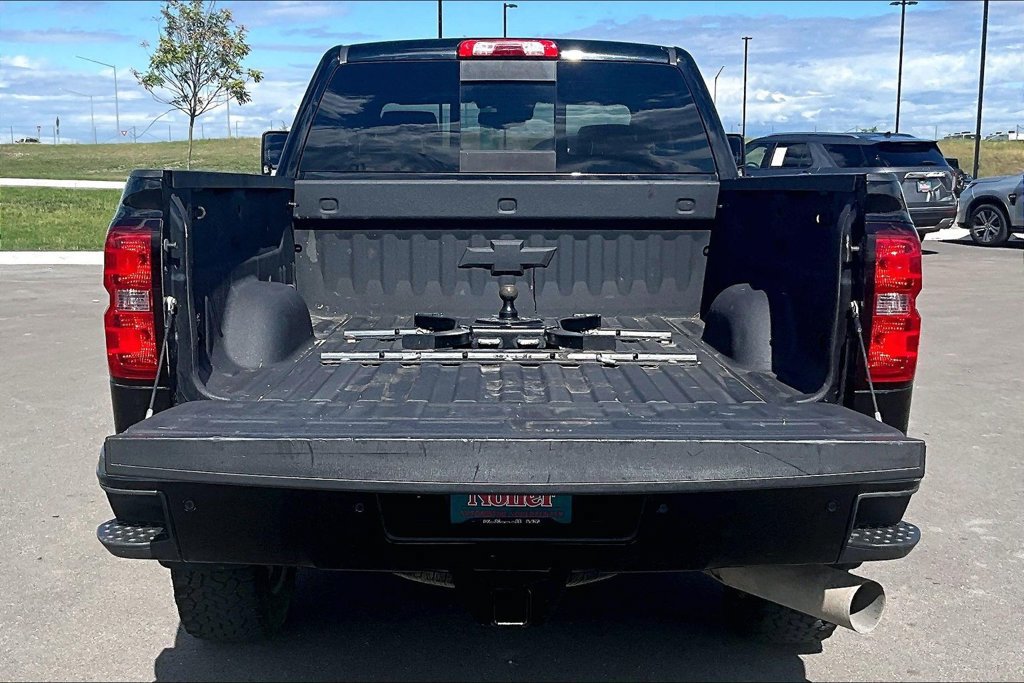 Used 2016 Chevrolet Silverado 2500 High Country w/ Duramax Plus Package AWD/4WD image 18