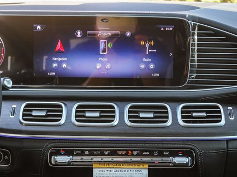 New 2026 Mercedes-Benz GLS 580 4MATIC image 14