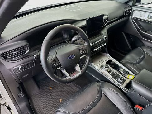 Used 2020 Ford Explorer ST image 2