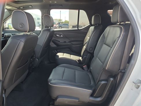 Used 2022 Chevrolet Traverse Premier AWD/4WD image 24