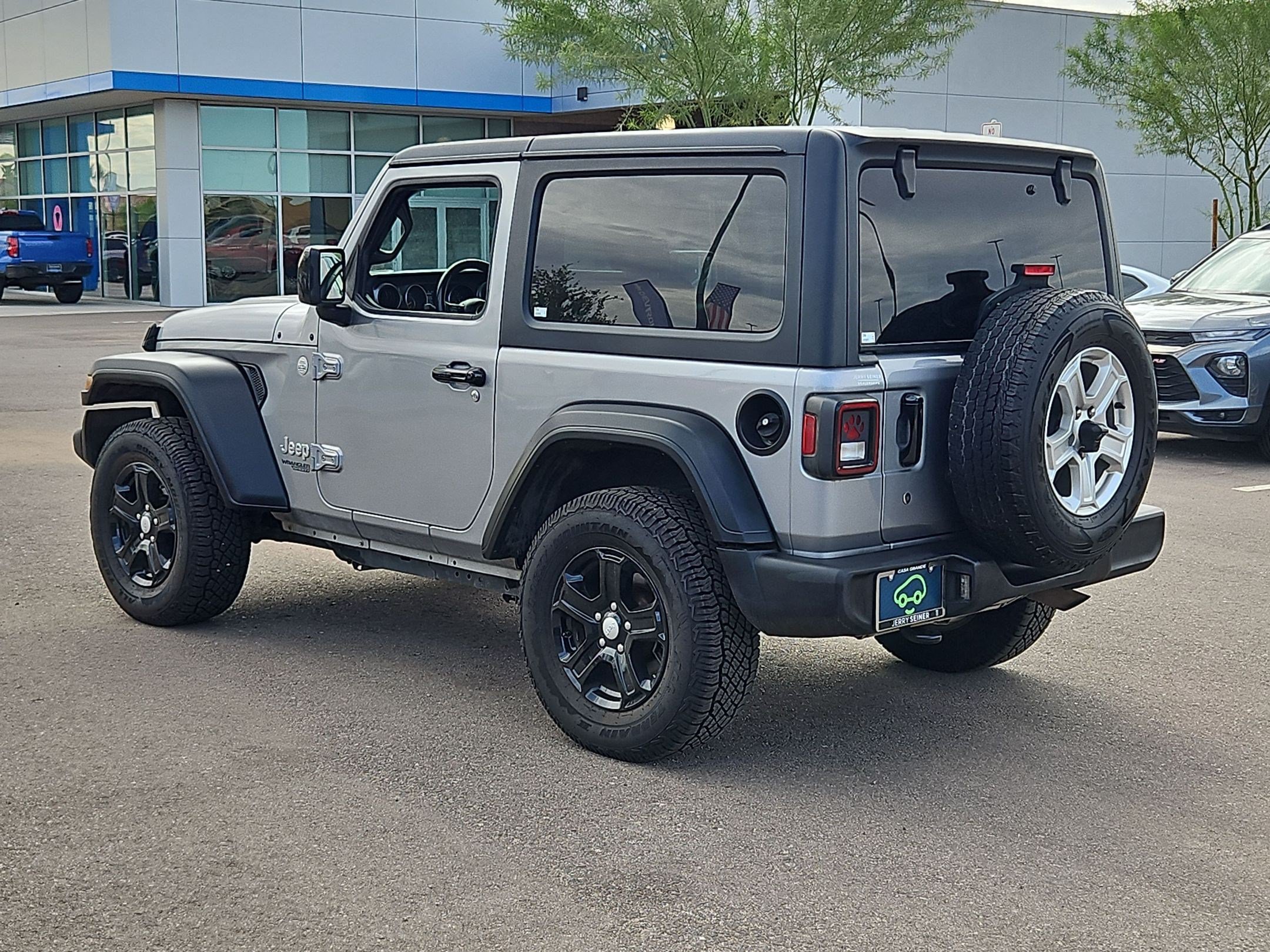 Used 2020 Jeep Wrangler Sport AWD/4WD image 3