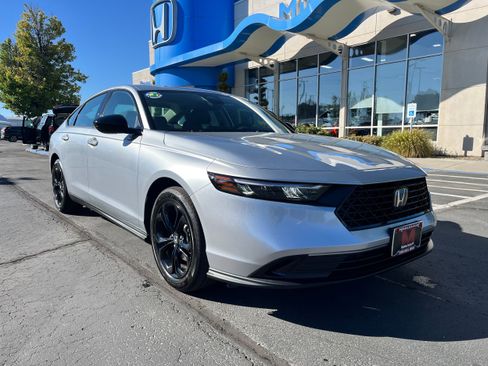 New 2025 Honda Accord SE image 1