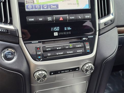 Used 2016 Toyota Land Cruiser image 27