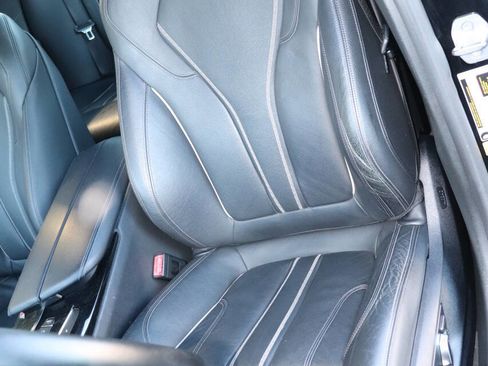 Used 2019 BMW 530i w/ Convenience Package image 21