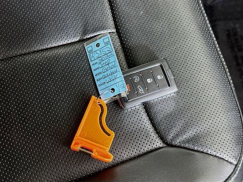 Used 2022 Jeep Grand Cherokee Overland image 36