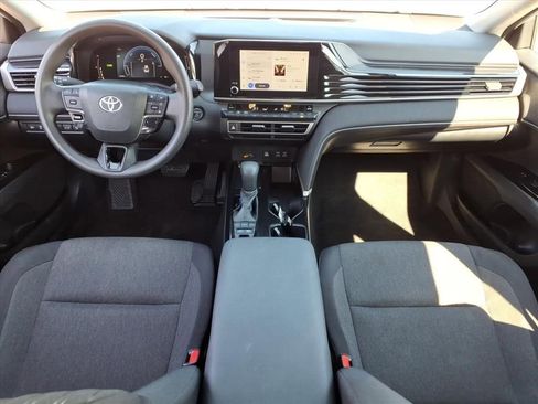 Used 2025 Toyota Camry LE image 17