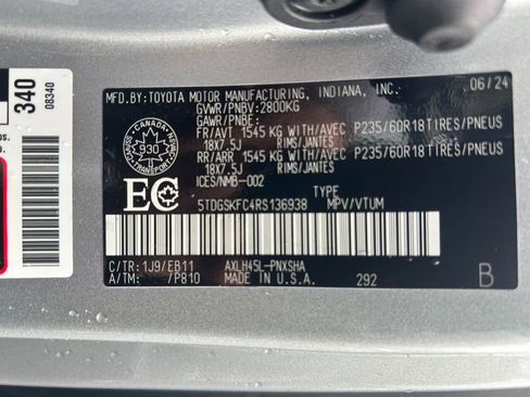 Used 2024 Toyota Sienna XSE AWD/4WD image 37