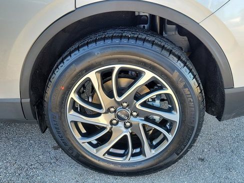 Used 2020 Lincoln Corsair FWD w/ Equipment Group 101A image 9