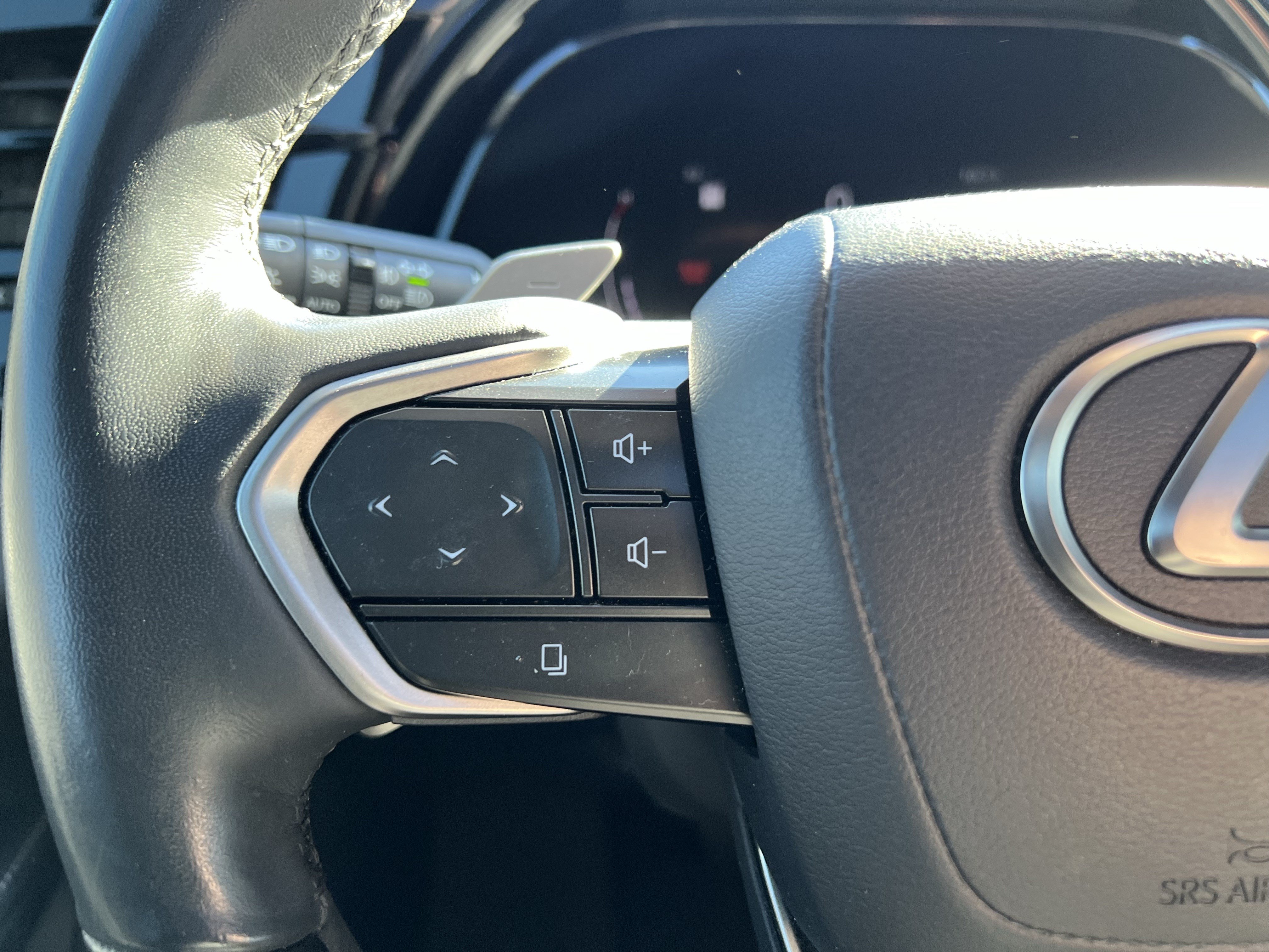 Used 2023 Lexus RX 350 FWD w/ Accessory Package image 19