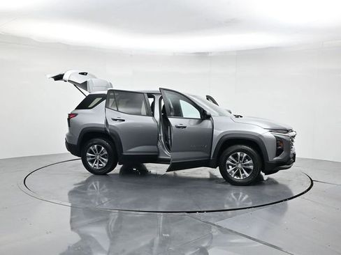 Used 2025 Chevrolet Equinox LT image 50