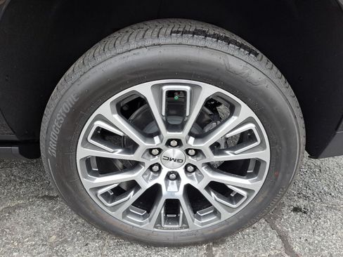 Used 2026 GMC Yukon XL Denali w/ Sun & Power Step Package AWD/4WD image 21