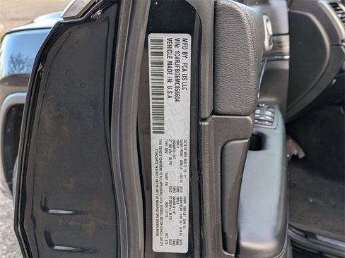 Used 2021 Jeep Grand Cherokee Limited w/ Trailer Tow Group IV image 33