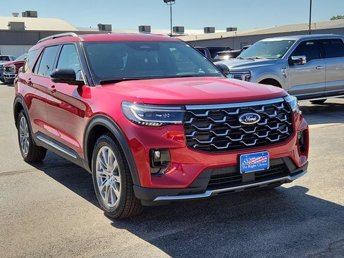 New 2026 Ford Explorer Platinum RWD image 2