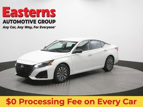 Used 2025 Nissan Altima 2.5 SV FWD image 55