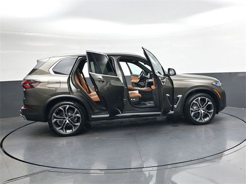 New 2026 BMW X5 sDrive40i image 32