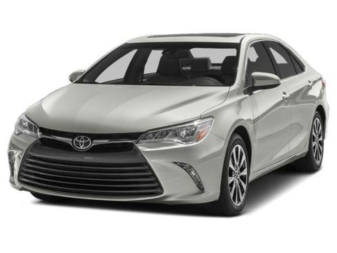 Used 2015 Toyota Camry LE FWD image 1
