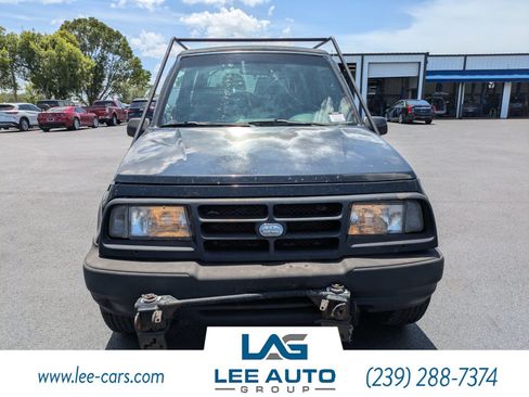 Used 1998 Chevrolet Tracker 4WD Convertible image 8
