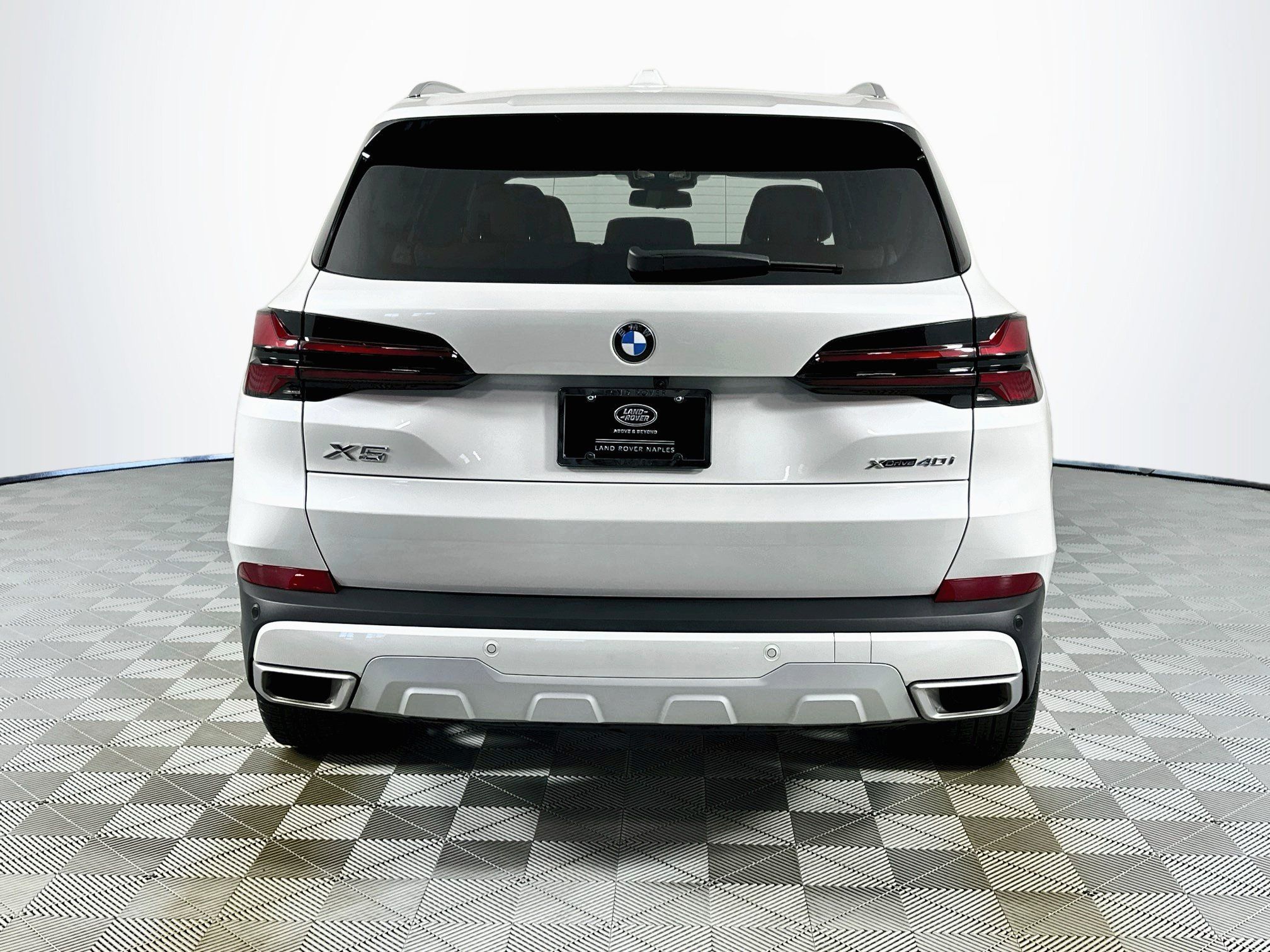 Used 2024 BMW X5 xDrive40i w/ Premium Package AWD/4WD image 6