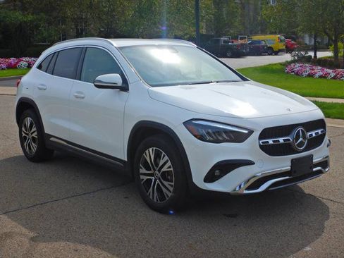 Used 2025 Mercedes-Benz GLA 250 4MATIC image 3