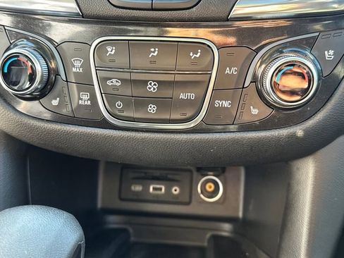 Used 2023 Chevrolet Equinox Premier AWD/4WD image 39