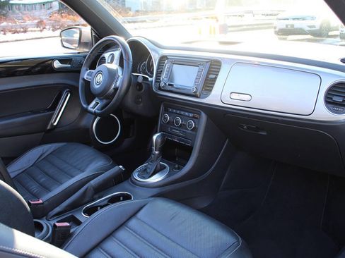 Used 2014 Volkswagen Beetle TDI image 34