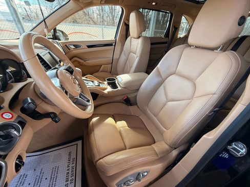 Used 2015 Porsche Cayenne S image 16