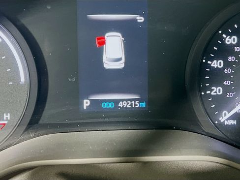 Certified 2024 Toyota Sienna XLE FWD image 11