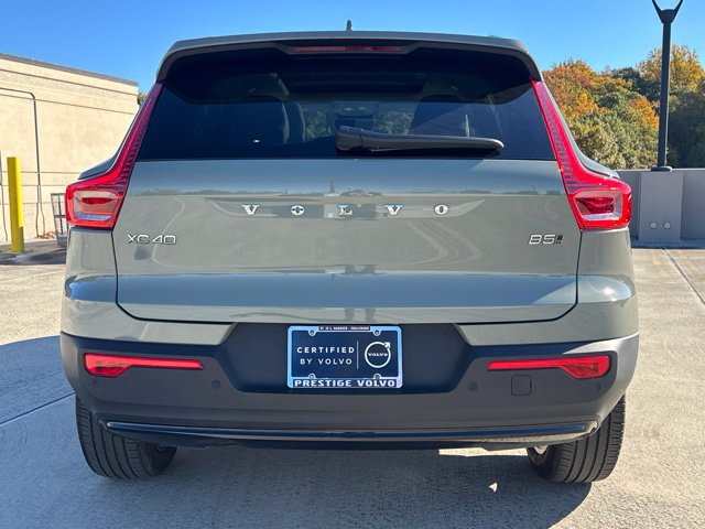 Certified 2025 Volvo XC40 B5 Plus w/ Protection Package Premier AWD/4WD image 7