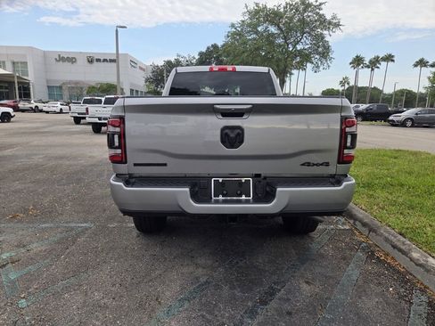 Certified 2024 RAM 2500 Big Horn w/ Night Edition AWD/4WD image 5