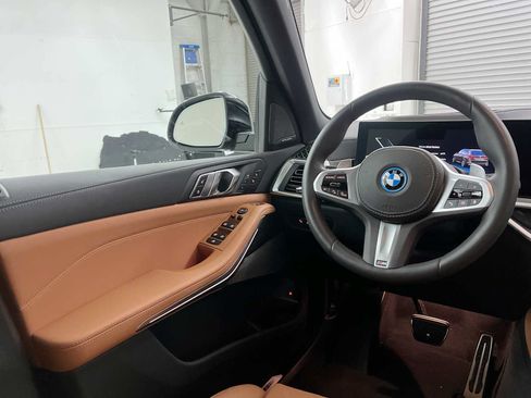 Used 2025 BMW X5 xDrive50e w/ M Sport Package AWD/4WD image 15