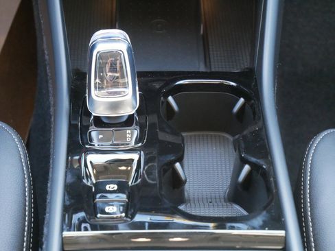 New 2026 Volvo XC40 B5 Ultra w/ Climate Package image 9