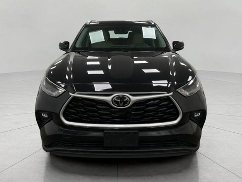 Used 2021 Toyota Highlander XLE image 12