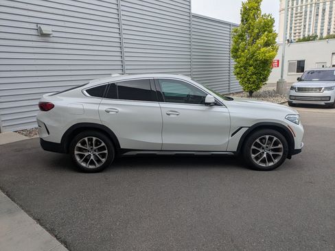 Used 2021 BMW X6 xDrive40i w/ Executive Package 2 AWD/4WD image 2