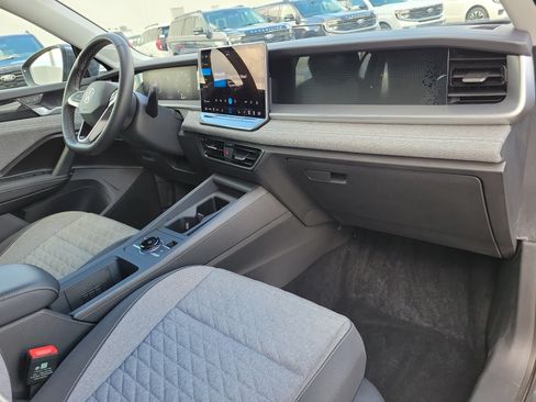 Used 2025 Volkswagen Tiguan S FWD image 13