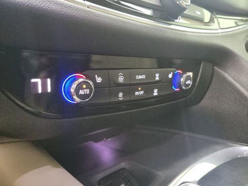 Used 2019 Buick Enclave Essence image 30