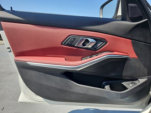 Used 2025 BMW 330i xDrive Sedan w/ Convenience Package image 26