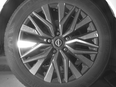 Used 2025 Nissan Altima 2.5 SV FWD image 15